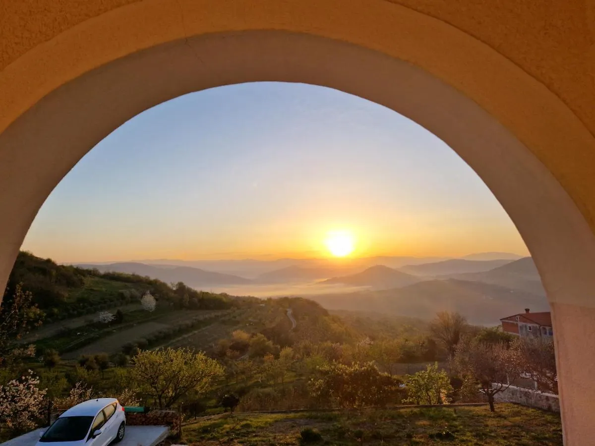 Apartment Cristina With Stunning View Vizinada